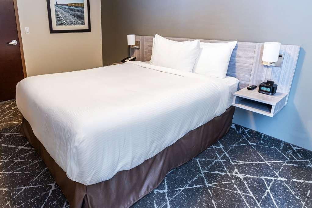 Microtel & By Wyndham Hotel