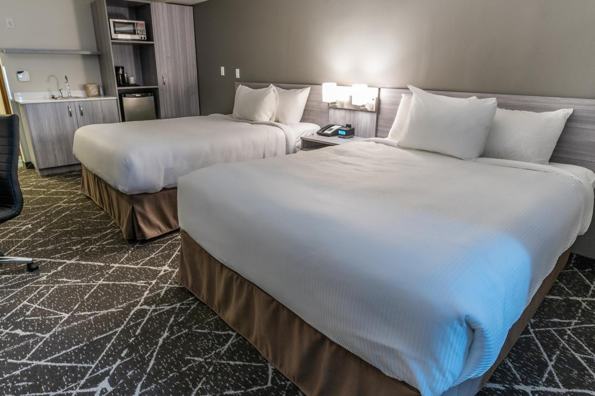 Microtel & By Wyndham Hotel 4*