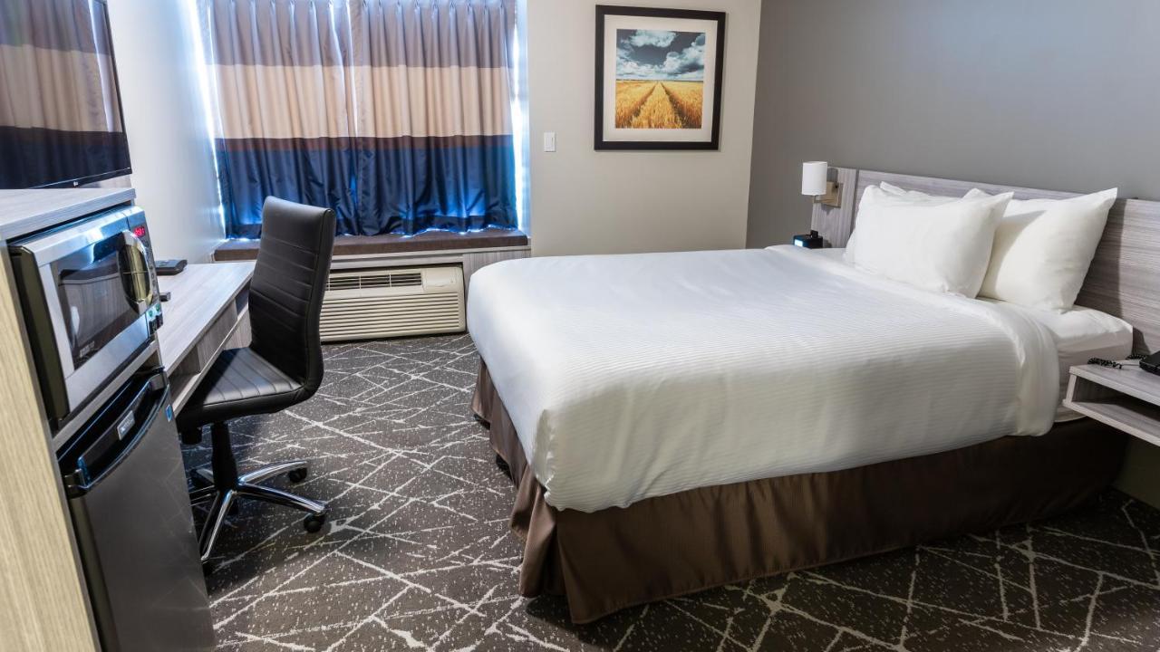 Microtel & By Wyndham Hotel Lloydminster