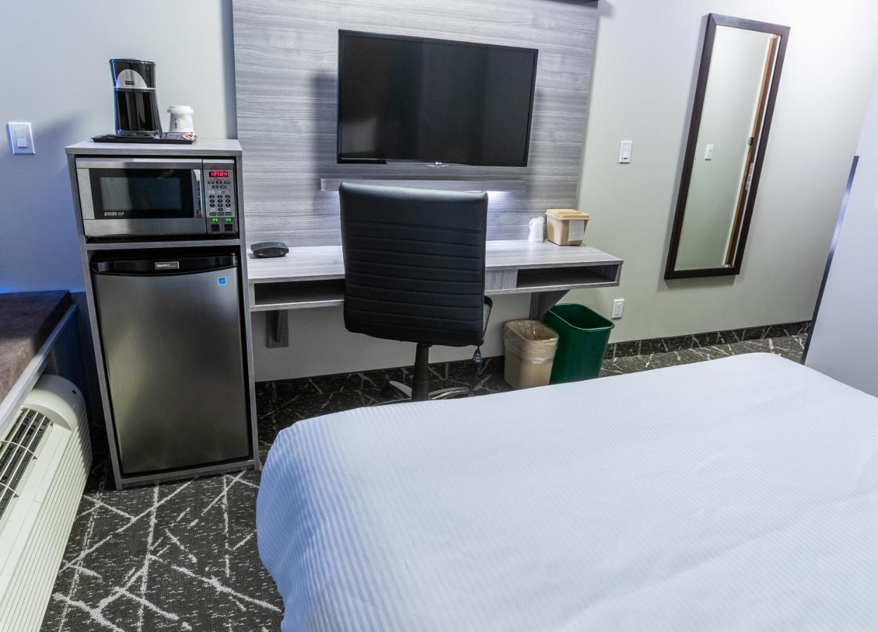Microtel & By Wyndham Hotel Lloydminster