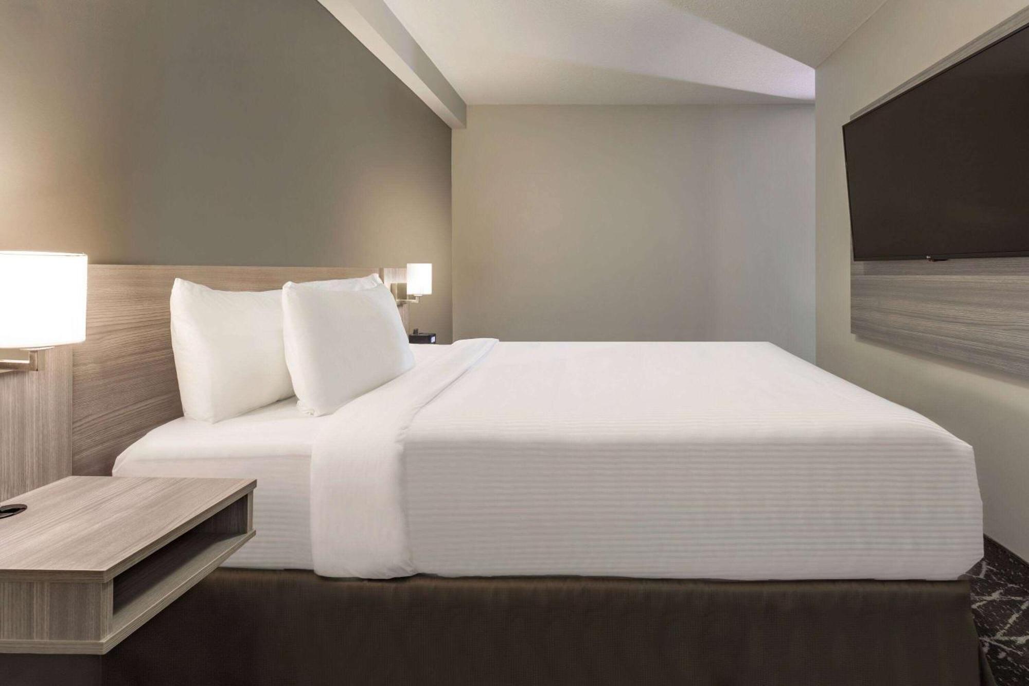 Hotel Microtel & By Wyndham 4*